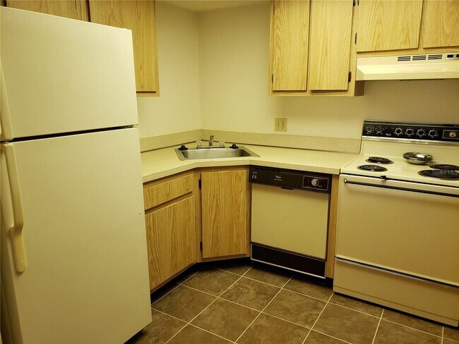 Foto del edificio - 2/2 Oaks Forest Condo