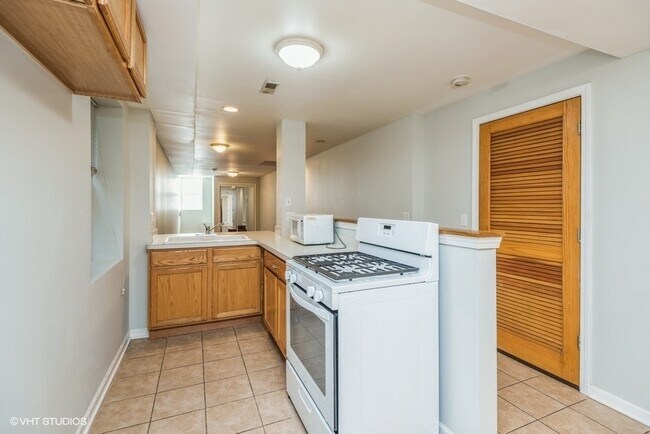 Foto del edificio - 2444 N Campbell Ave