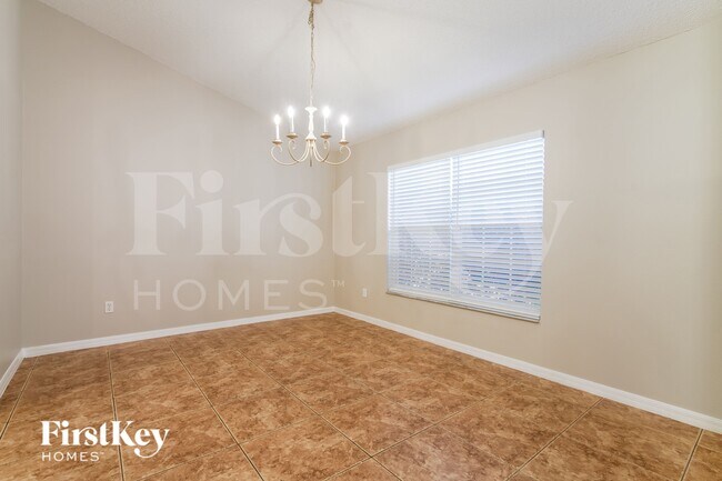 Foto del edificio - 649 Rosaro Ct