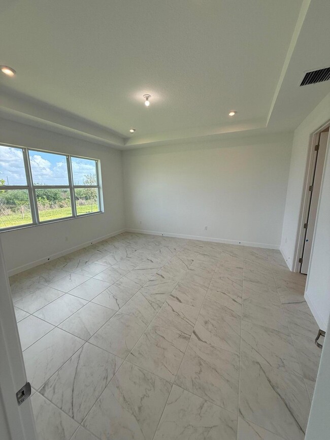 Foto del edificio - 13509 SW Bally Dr
