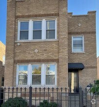 Building Photo - 2325 W Diversey Ave