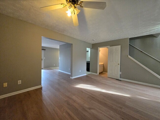 Photo - 3 Bedroom, 2.5 Bath Townhouse in Beavercreek!