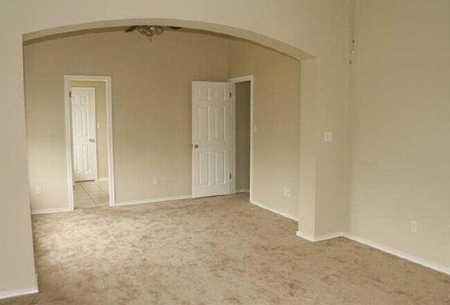 Building Photo - 8904 Glen Canyon Dr
