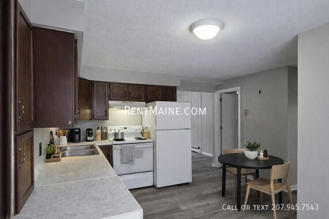 Building Photo - 166 Water St