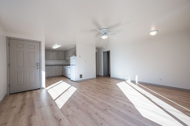 Foto del edificio - Affordable, Attractive 2-bed in a small Complex