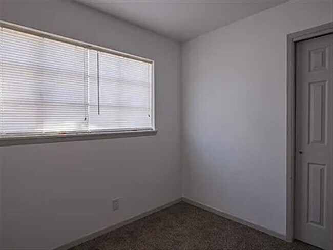 Building Photo - great home