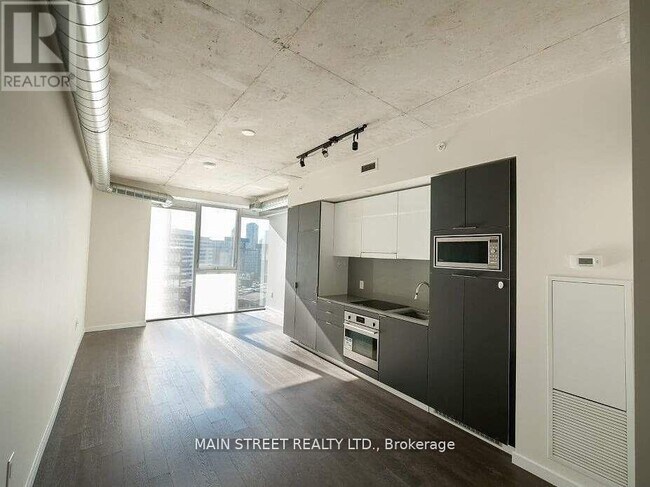 Building Photo - 170 Bayview Ave