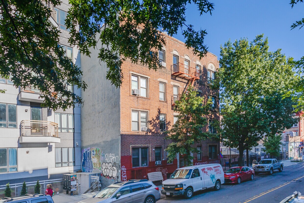 Building Photo - 1441 Dekalb Ave