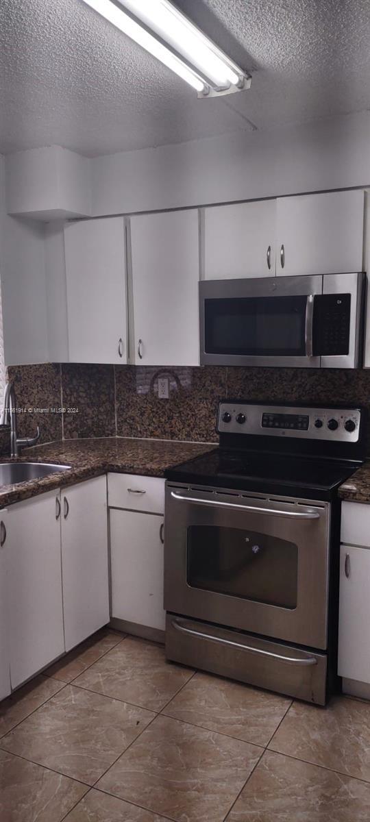 Foto del edificio - 6045 NW 186th St