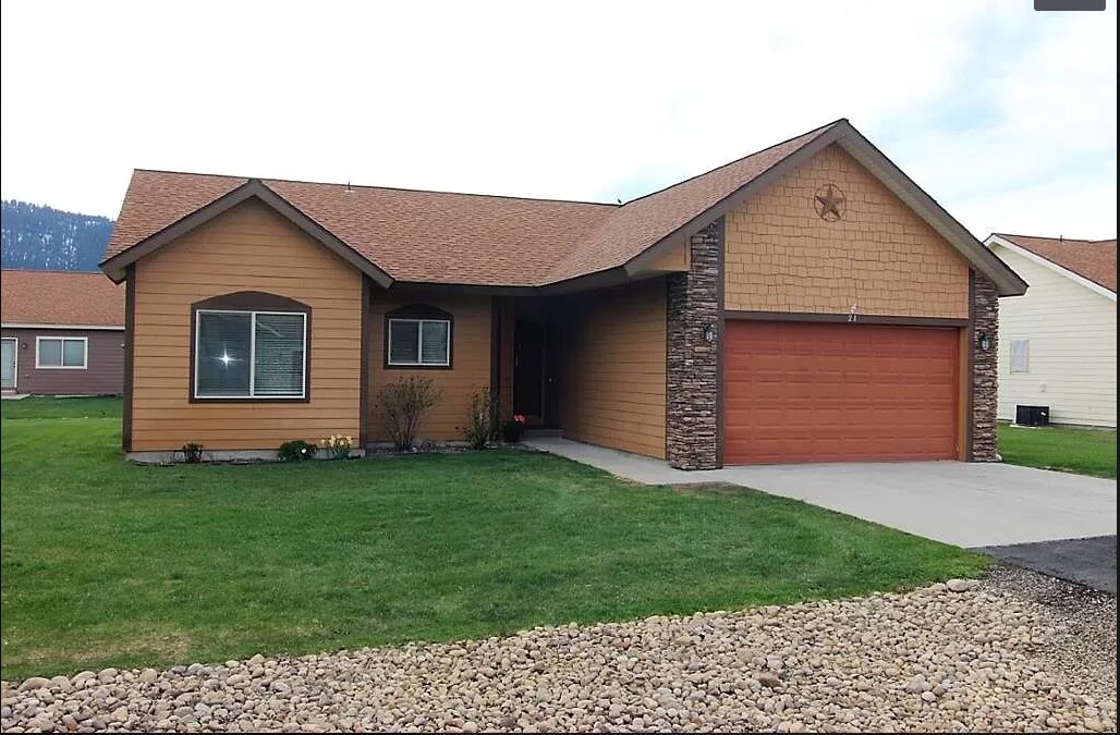 21 Buckskin Dr, Donnelly, ID 83615 House Rental in Donnelly, ID