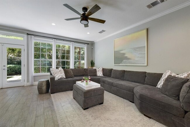 Foto del edificio - 4809 Rutherglen Dr