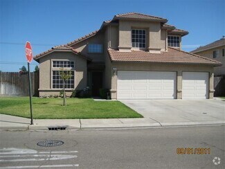 Building Photo - 5025 San Michele Dr