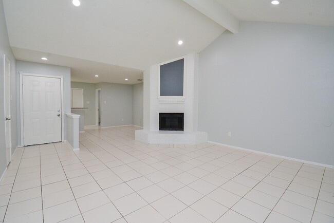 Foto del edificio - 16518 Monte Carlo Ln