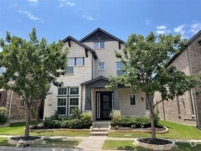 Building Photo - 6824 Royal View Dr