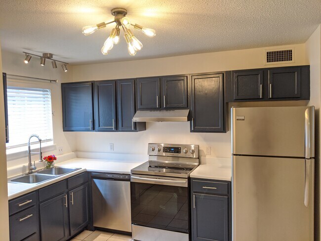 Kitchen - 201 E College Blvd