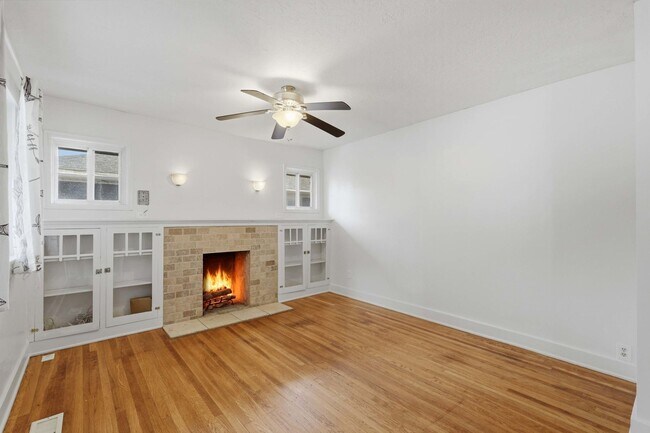 Building Photo - South Salt Lake 3 Bedroom Home
