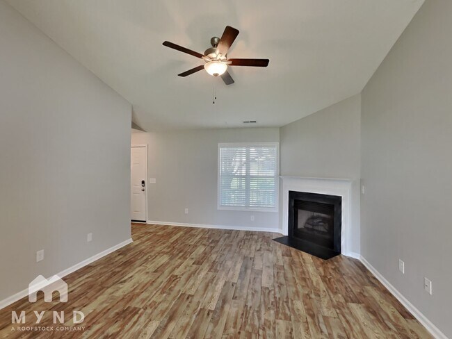 Foto del edificio - 1940 Cedar Ridge Ln