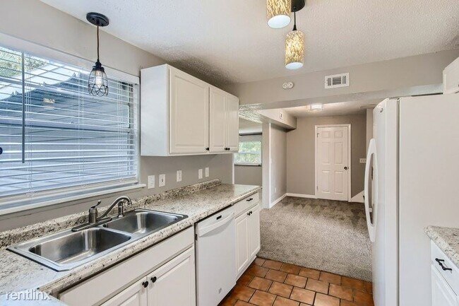 Building Photo - 3 br, 2 bath House - 30 New York Avenue