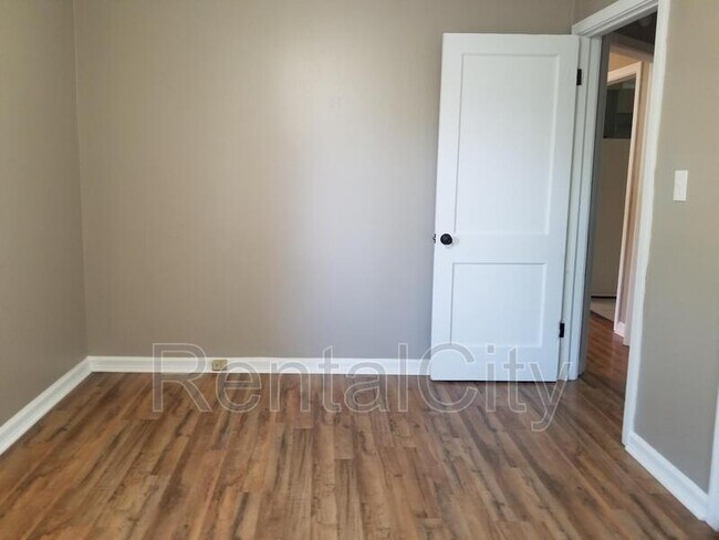 Foto del edificio - 1061 Phelps Ln