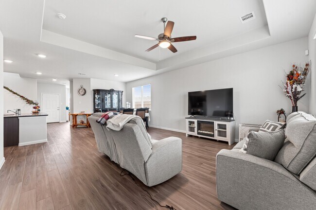 Foto del edificio - 16635 Olivewood Ln