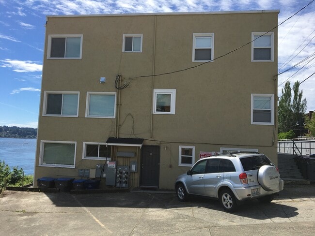 Parking - 632 Washington Ave