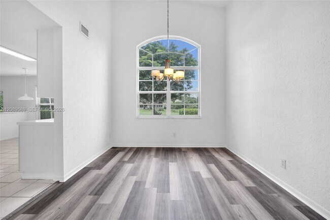 Building Photo - 1637 SW 156th Ave