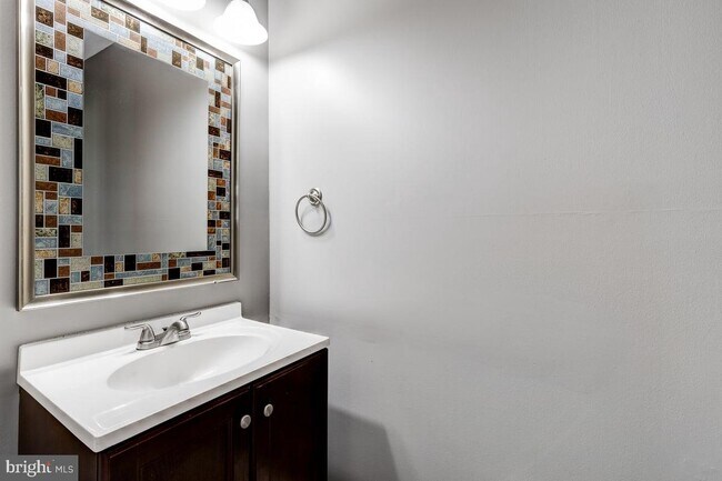Building Photo - 4055 Weeping Willow Ln