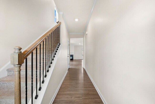 Building Photo - 6830 Scarlet Oak Way