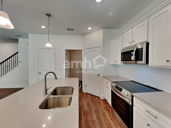 Building Photo - 319 Onate Cir