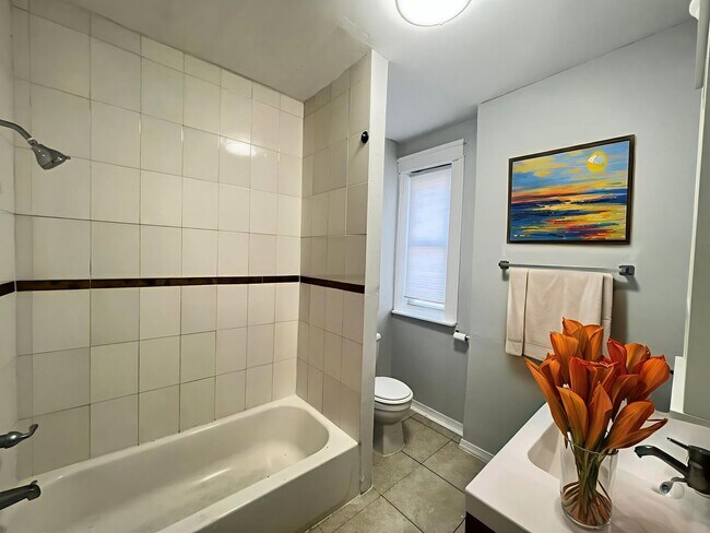 Building Photo - 2Bd/ 1Bth House!! SECTION 8 ONLY!!