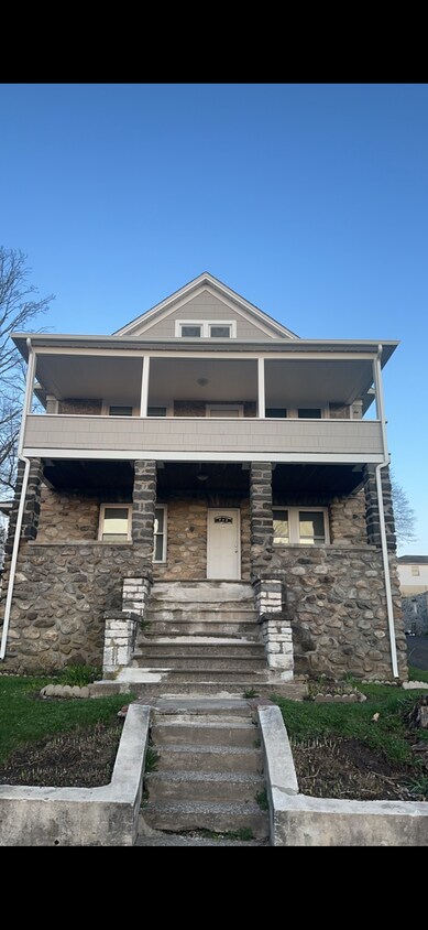 Primary Photo - 66 Maplewood Ave