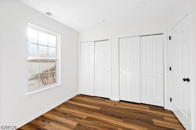 Building Photo - 6001 Tudor Dr