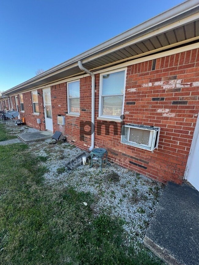 Building Photo - 120 W William Dr