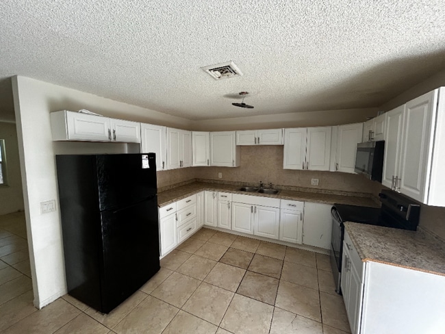 Photo - 626 W Mango St Apartment