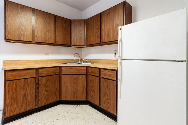 Foto del edificio - 3525 N Racine Ave