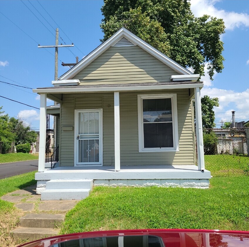 1753 Bolling Ave, Louisville, KY 40210 House Rental in Louisville, KY