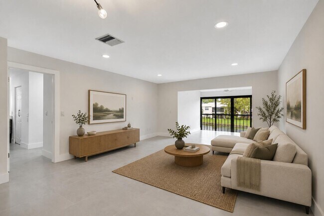 Building Photo - 7898 Eastlake Dr