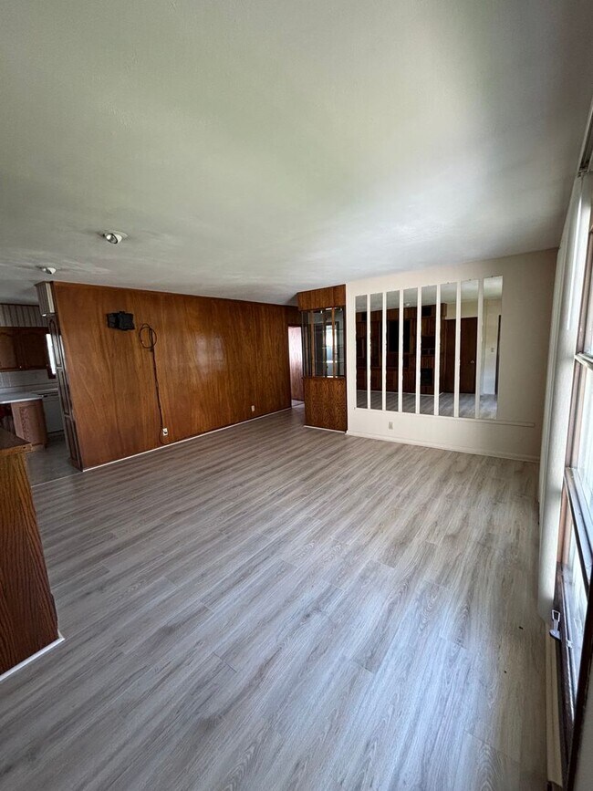 Foto del edificio - 2541-2543 Edgemont