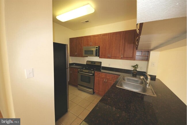 Building Photo - 12128 Garden Ridge Ln