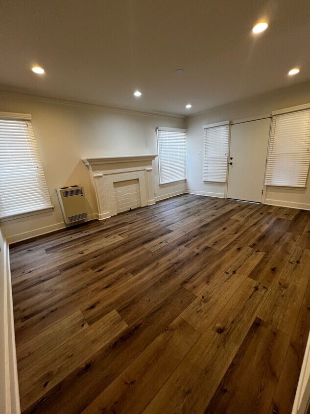 Foto principal - 2229-2231 Ellendale Pl