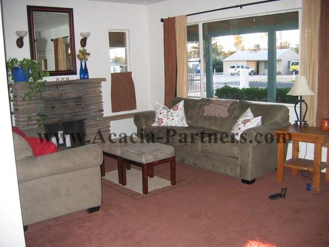 Foto del edificio - 4150 E 17th St