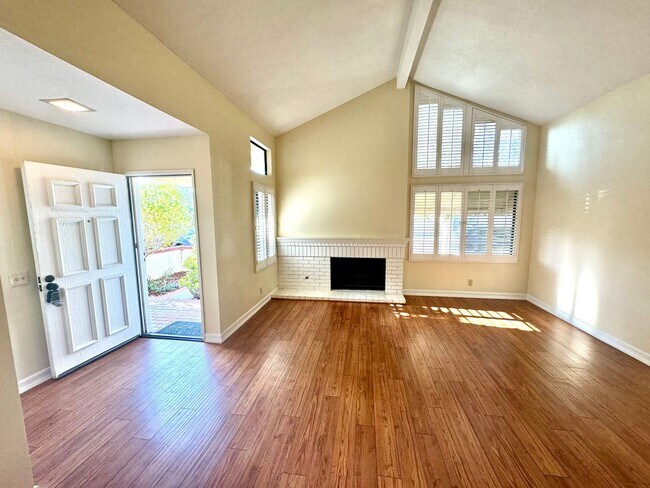 Building Photo - Charming 3 bedroom home in desirable North...