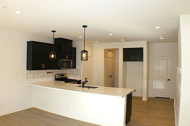 Building Photo - 3 Bed | 2.5 Bath | 1,733 Sq Ft | Built 2021 | Gated Community
