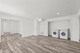 Building Photo - 8100 Seawall Blvd