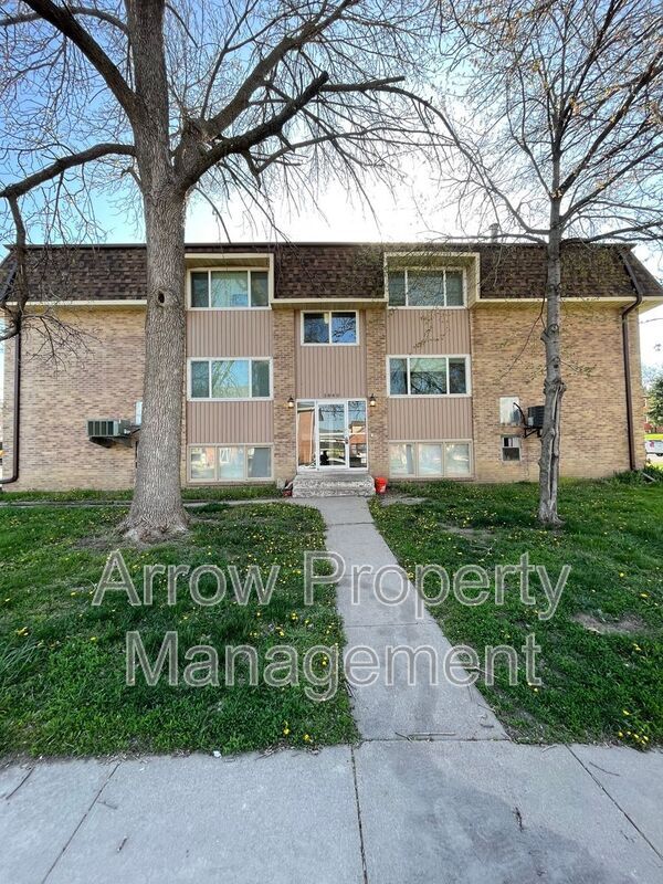 Building Photo - 3840 S 46th St