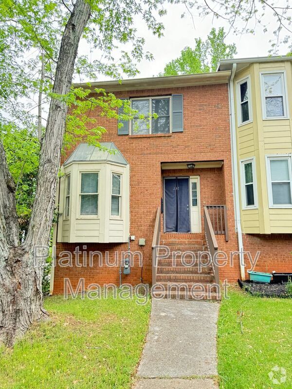 Building Photo - 232 Hembree Park Terrace