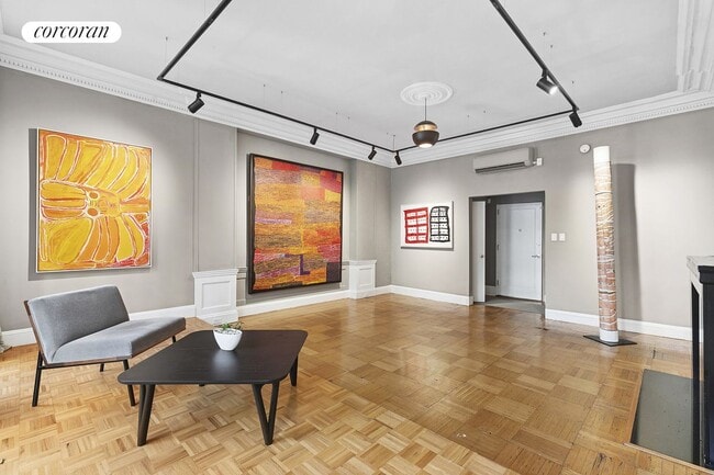 Foto del edificio - 4 E 81st St