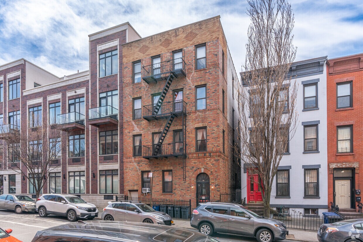 Primary Photo - 174 15th St