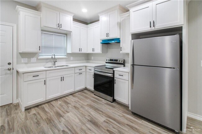 Foto del edificio - 17 Israel E Ave