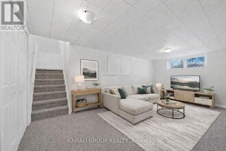 Building Photo - 78 College Crescent